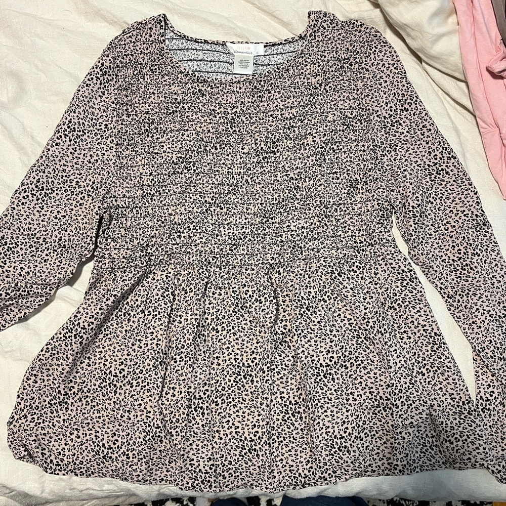 Leopard print top size large never worn